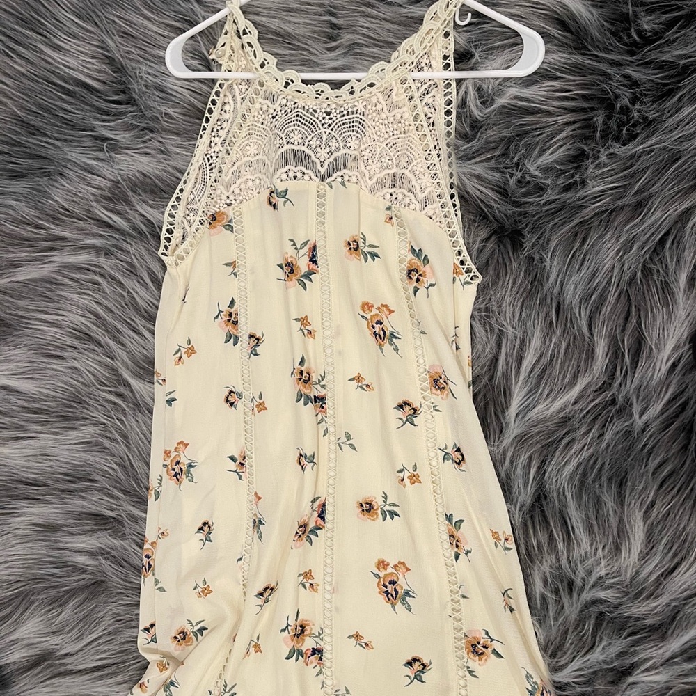 Lace too short dress